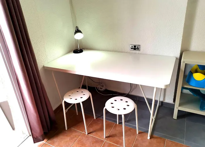 Spacious 아파트 *