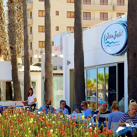 Spacious Lägenhet Larnaca